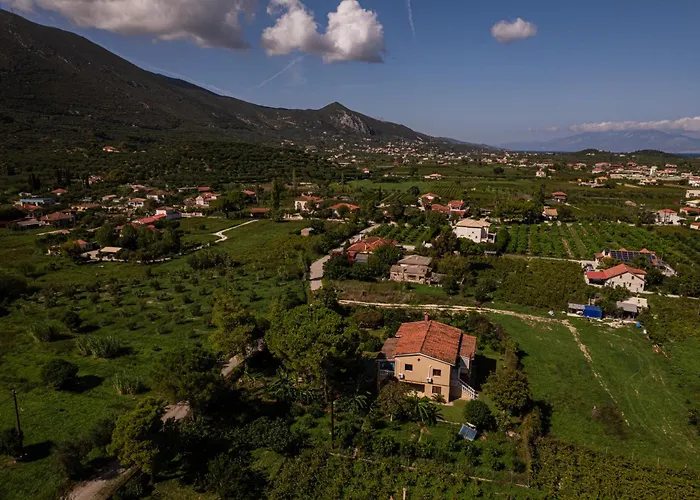 Selini 2nd Floor Panoramic Vineyard Views Καλλιθέα