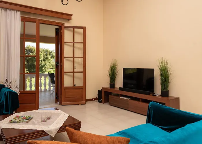 Selini 2nd Floor Panoramic Vineyard Views * Καλλιθέα