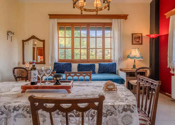 Selini 2nd Floor Panoramic Vineyard Views *