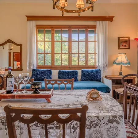 Selini 2nd Floor Panoramic Vineyard Views *