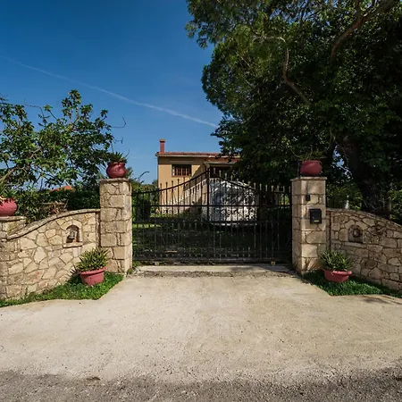 Tatil Evi Selini 2nd Floor Panoramic Vineyard Views